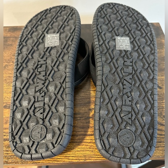 Airwalk Men’s Deck4 Flip Flops NWT Various Sizes - Picture 2 of 5